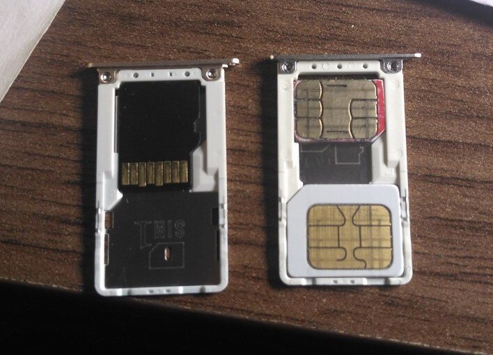 Универсальный слот для смартфона