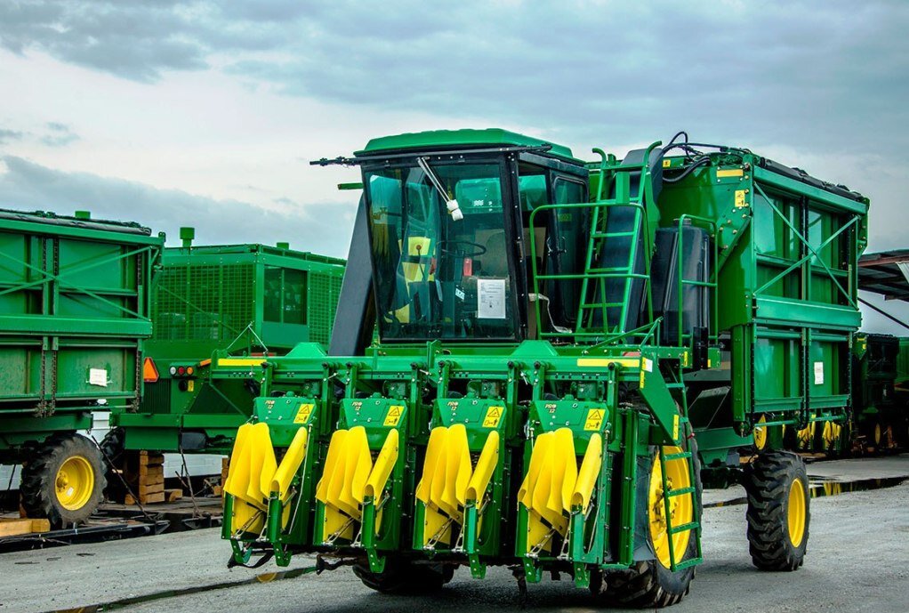 Новые хлопкоуборочные комбайны прибыли в Туркменистан