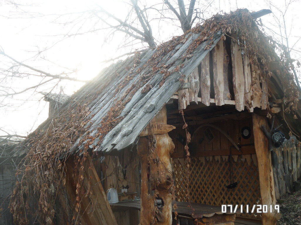 осень . беседка из горбыля. личное фото