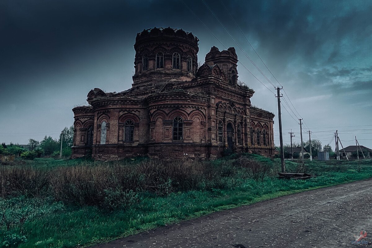 Село Троицкое заброшенная деревянная Церковь