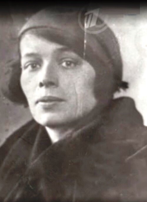 Елизавета Лавинская - любовница Маяковского. Источник: нашел в Яндекс картинках, но очевидно, что это скриншот из фильма "Владимир Маяковский. Третий лишний", показанного на Первом канале.