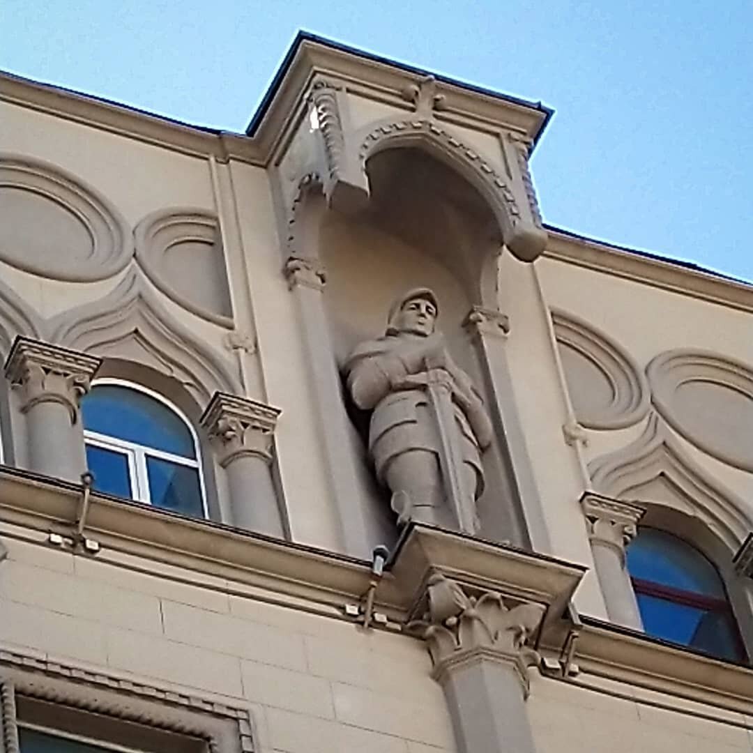 Рыцарь в арке. Фото автора