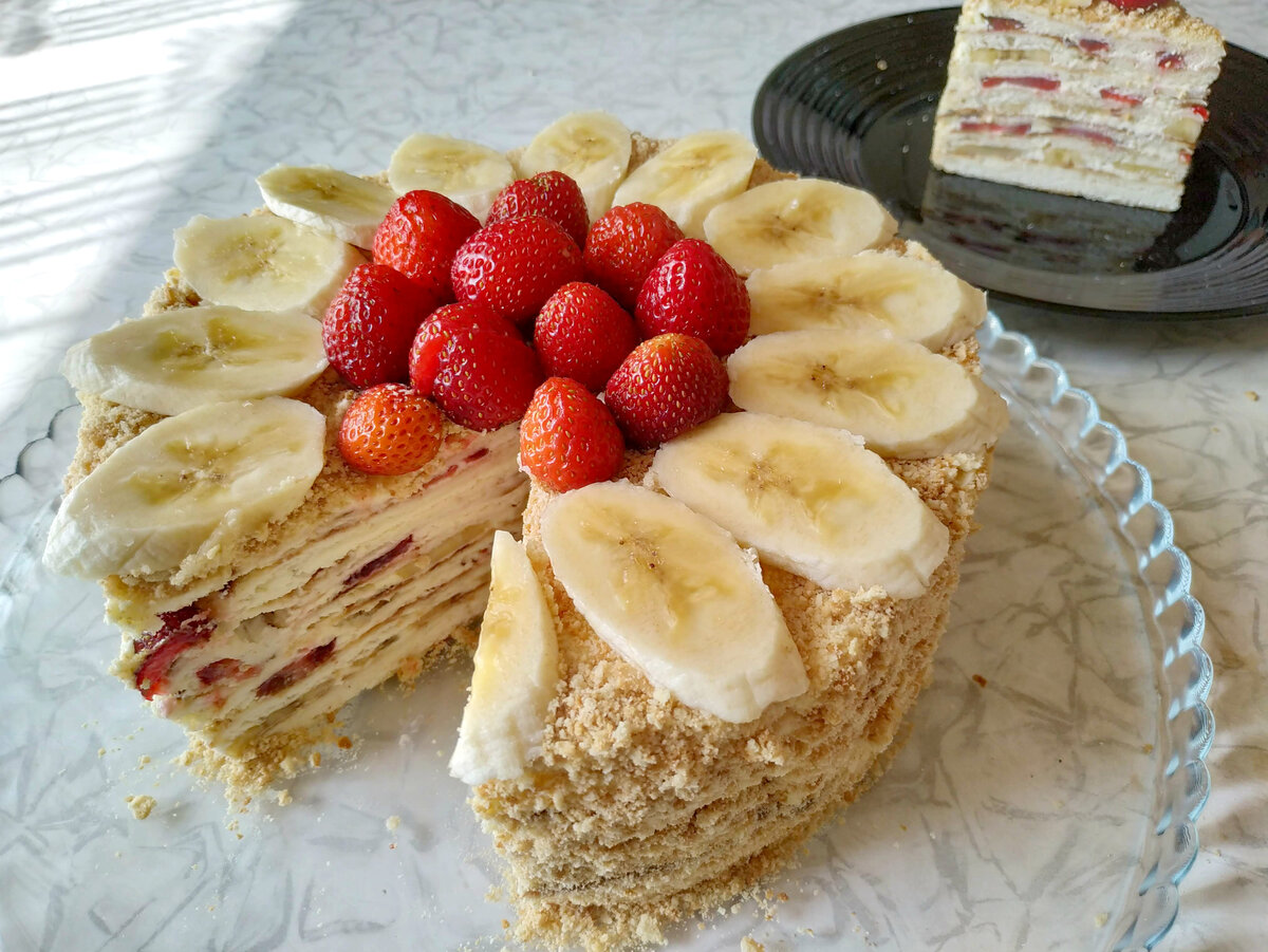 Творожный торт с клубникой и бананами, без выпечки - пошаговый рецепт с фото