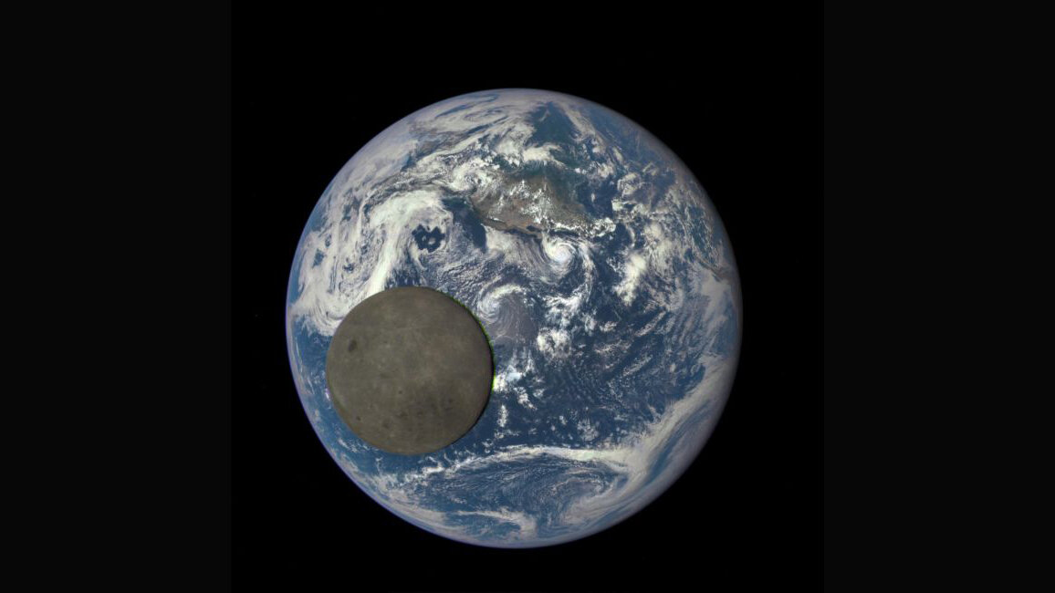 Дальняя сторона Луны. Фото: space.com