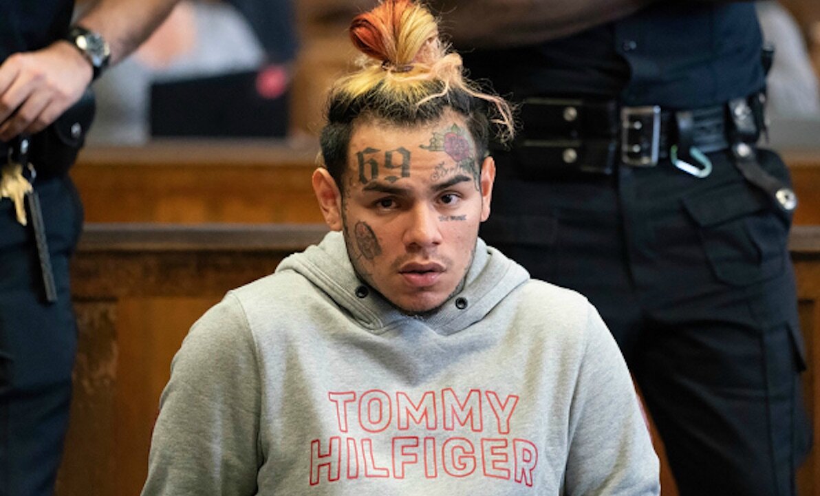 6ix9ine в зале суда