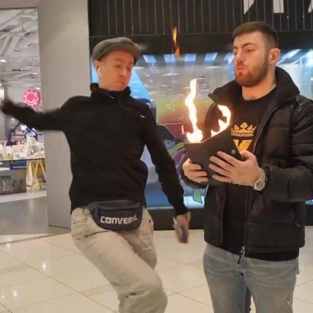 Хиза - российский пранкер