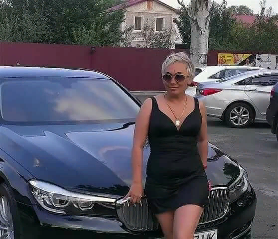 Женщина ищет мужчину обеспечить. Богатые незамужние женщины. Богатая женщина. Богатые одинокие дамы. Богатые незамужние женщины Москвы.