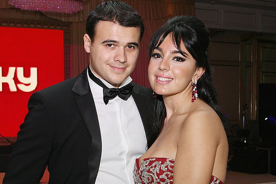 Третья возлюбленная - не последняя? Эмин Агаларов тайно обручился с новой избранницей