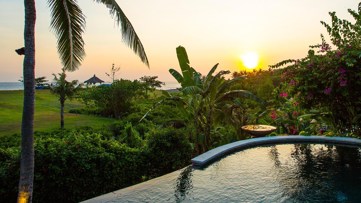 Источник: https://www.vilondo.com/wp-content/uploads/2018/11/bali-villa-sungai-tinggi-36.jpg