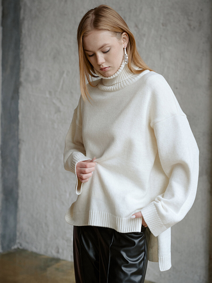 Оверсайз-свитер из коллекции Ksenia Knyazeva