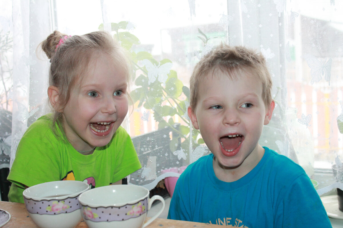 Посмеяться они любят, наши младшенькие