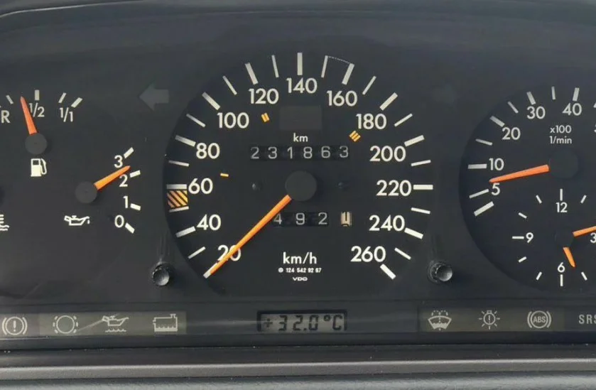 Панель приборов Mercedes W124 - источник яндекс.картинки