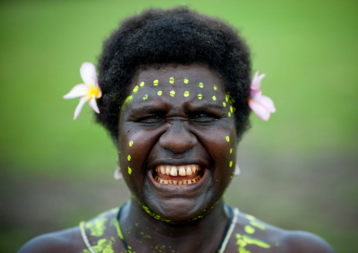 Кин новая гвинея. Папуа новая Гвинея Папуасы женщины. Папуасы новой Гвинеи. Папуа Бугенвиль.