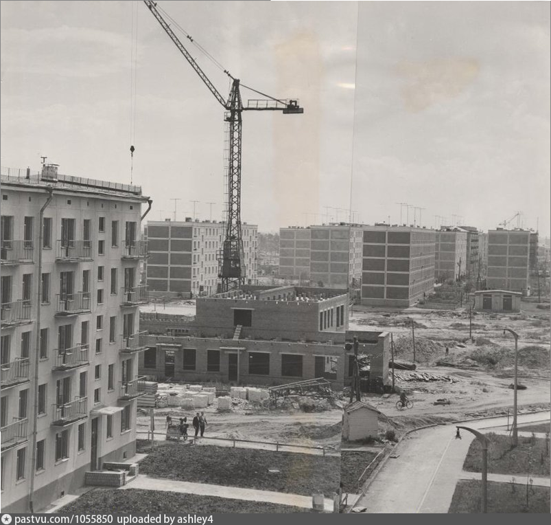 Новые жилые дома в 114-м квартале района Новые Кузьминки, 1962 год. Слева дом серии 1-515/5, вдали дома серии К-7. Источник: https://pastvu.com/