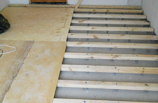 Обустройство чернового пола с применением фанеры.