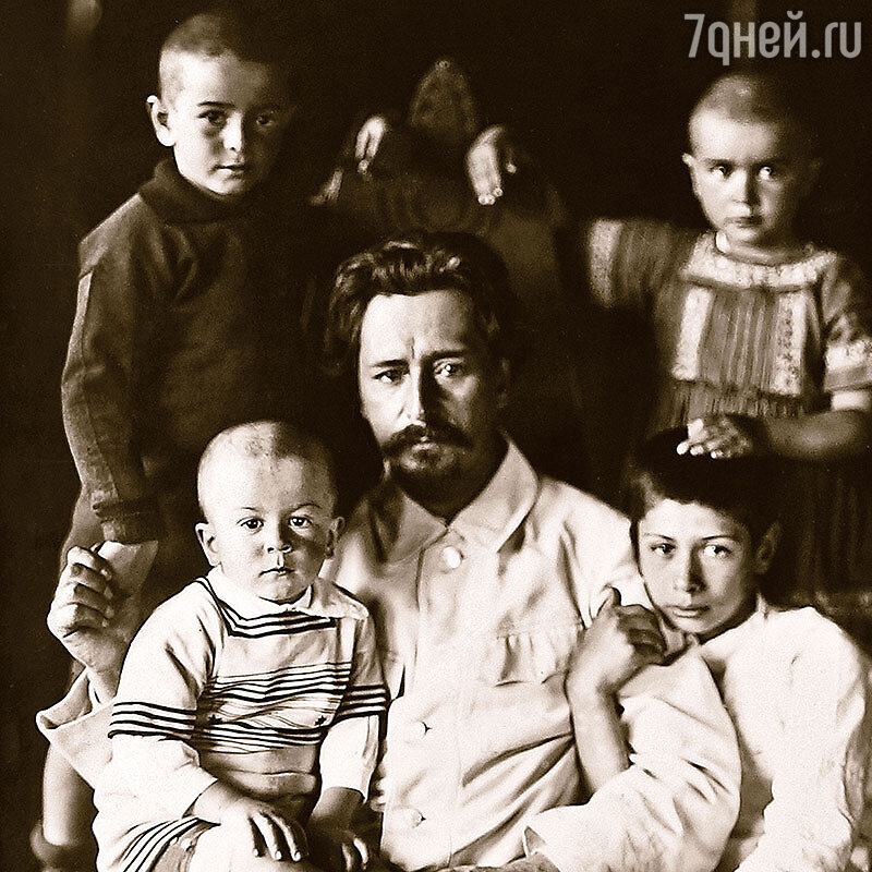 Леонид Андреев с детьми. Фото из открытых источников