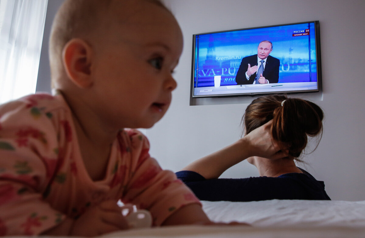 Поддержка семей с детьми и будущих мам — эта тема стала одной из основных в обращении Владимира Путина 21 апреля 2021 г  