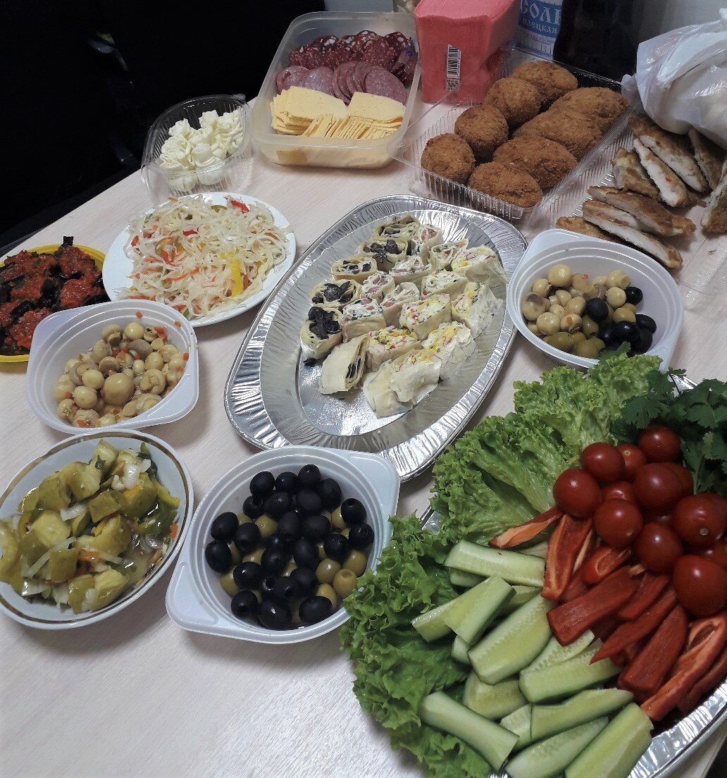 Когда заходишь в обед на кухню, а там такое изобилие.