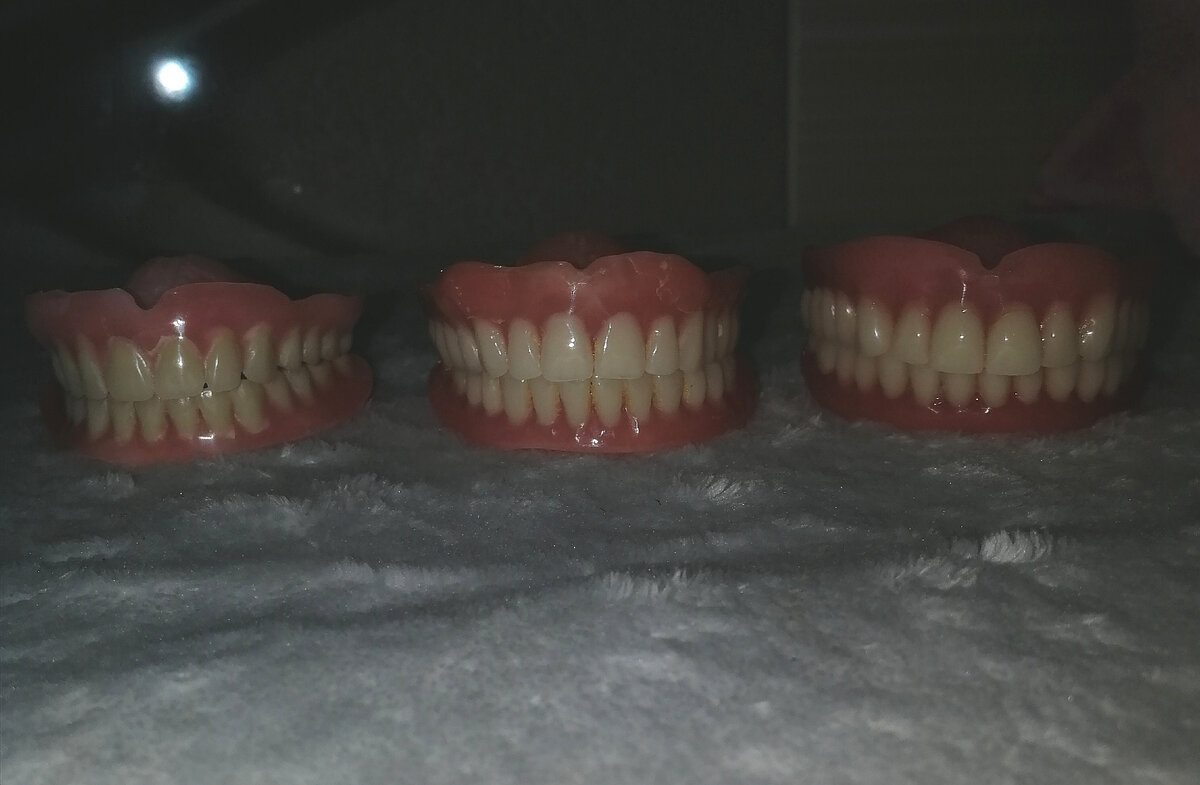 Три пары моих протезов