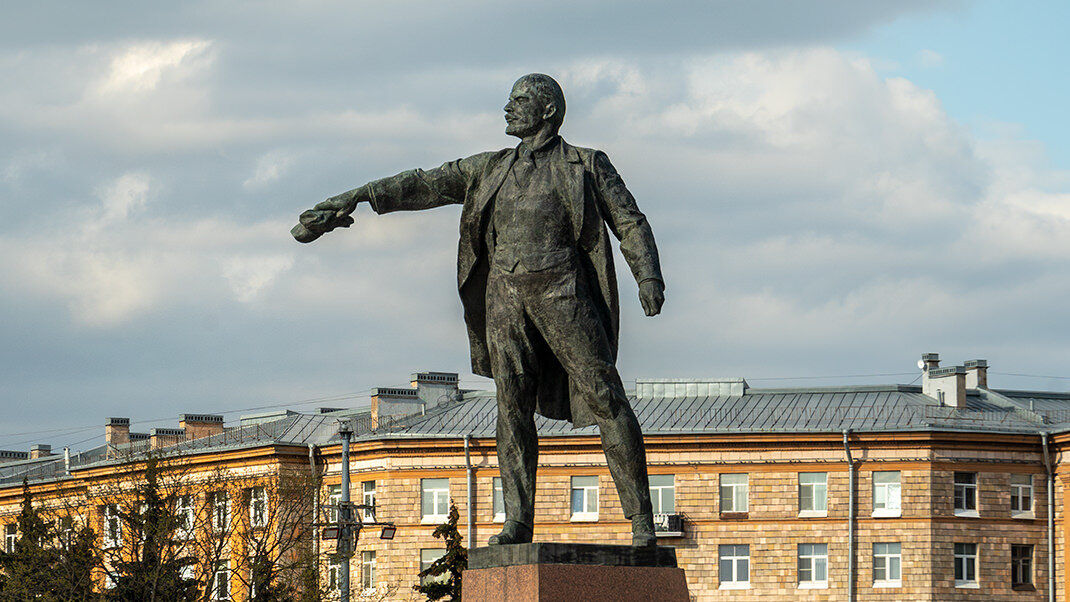 Памятник В. И. Ленину