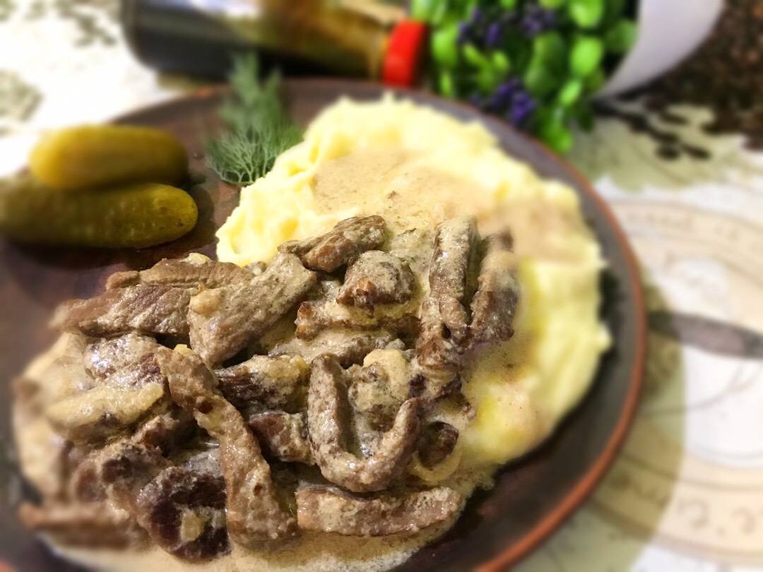 Бефстроганов чье блюдо. Бефстроганов чье блюдо