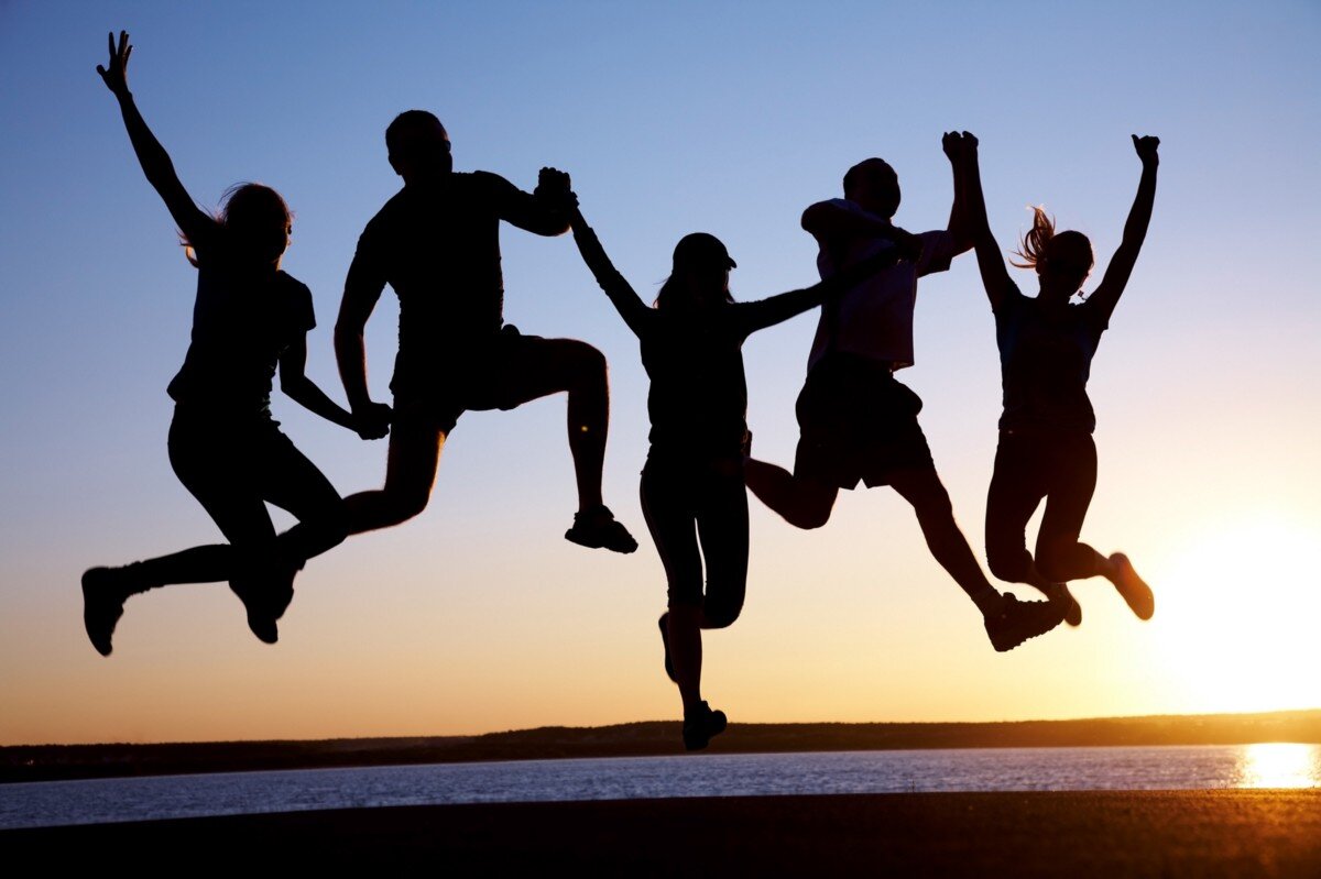 Enjoy share. Enjoy share. Туристический логотип ташкента. Радостный человек за компьютером. Аватарка enjoy.