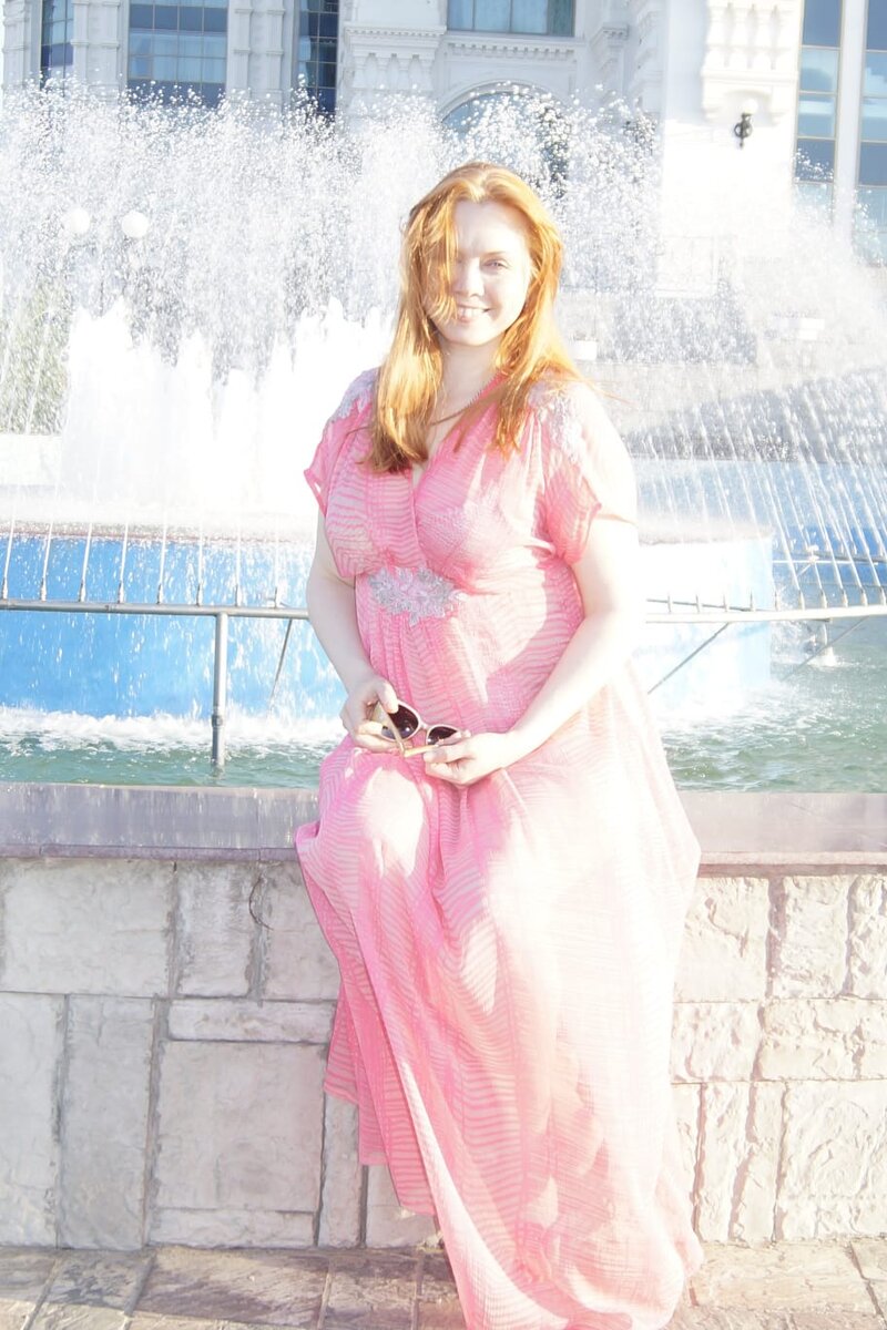 Это тоже Я) и моя первая фотосессия в Астрахани сделанная сестрой @sammalka.i  #саммальпрокрасотувокруг 

2 часть - мои мысли после Майи Медведевой @tvoia_majamy , она ведёт психофитнес , но я попала к ней в бесплатный проект - психостройность.  #саммальпроразвитие 

Давайте вспомним: 

 Голод бывает физический и эмоциональный - и , обычно, мы его путаем и не можем правильно распознать! 

Эмоциональный голод - это когда чувства просятся наружу при жутком недостатке эмоций!!!! А еда самая быстрая раскраска жизни) как бы.. 


Продолжим?😉

Каждый заедает свое ( или запивает, или на спорт безрезультатно бегает, или на диете сидит) -  грусть , скуку, тоску или вину - свое особенное чувство провокатор! 

А кто то заедает радость - из семейной привычки - ура 5 - давай пирожным отметим! Или тортиком ) 

Тревожные  - едой успокаиваются. 


👍Но чувства - нельзя заесть - их можно только прожить!!!👍

А еда - это развлечение . Будут ещё части ) 



И да! Ищите мои посты про  её бесплатный марафон некоторое время назад  и мои мысли после него! В сторис выложу - чтоб легче искать и будет в сохранённых сторис - развитие 7 ( все 3 поста) 

#психофитнесс #психостройность #стройность #диеты #похудение #явыбираюсебя #свидания #саммальпросвиданияссобой #одинцово #одинцовосити #саммальпроподумать