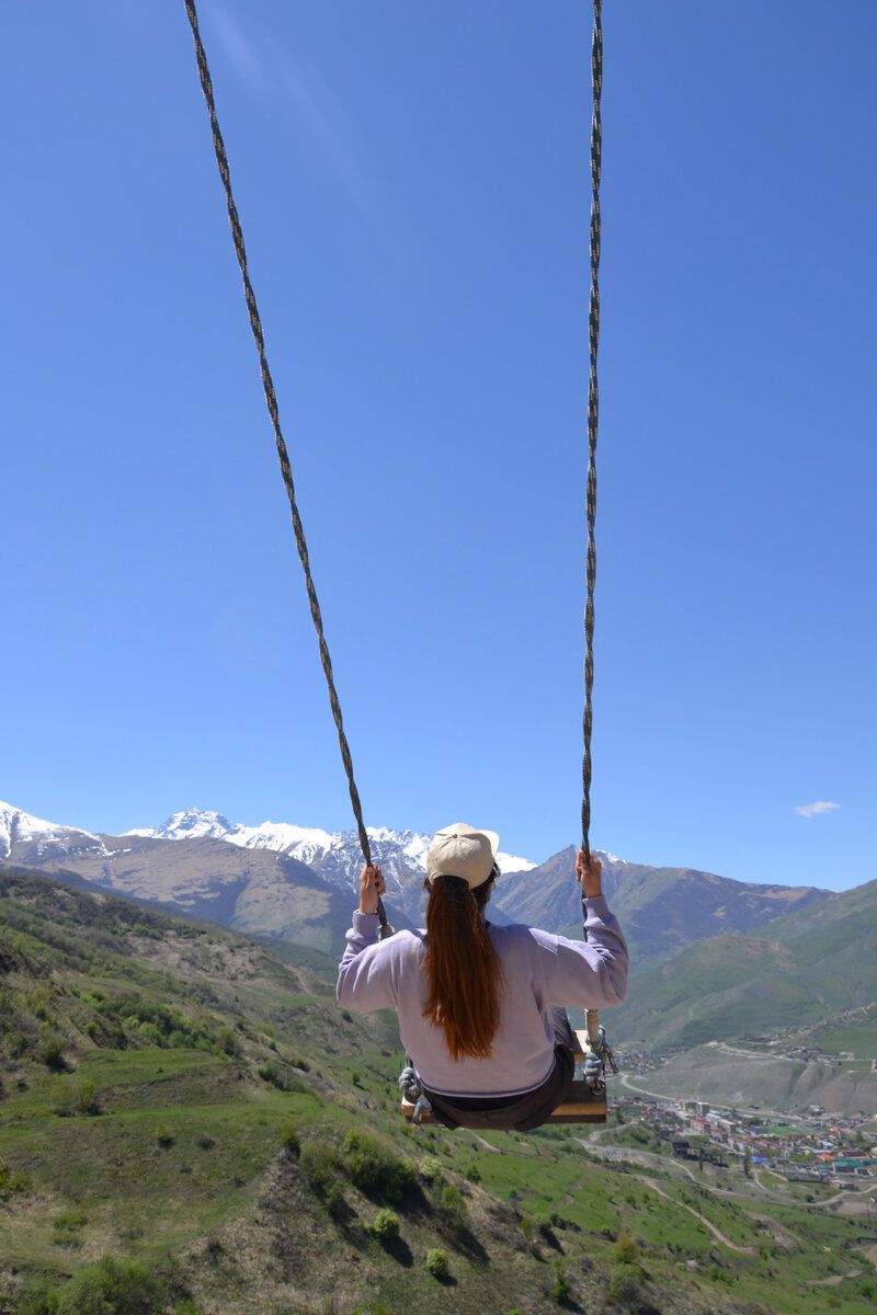 Качели с видом на Верхний Фиагдон. 42.837713, 44.330337