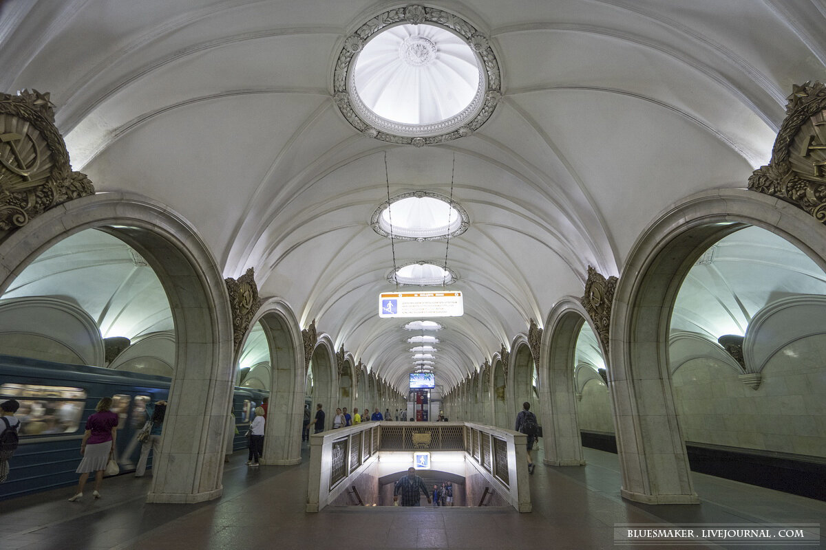 Метро павелецкая работает. Павелецкая (станция метро, Замоскворецкая линия). Станция Павелецкая радиальная. Станция Павелецкая Замоскворецкой линии. Станция метро Павелецкая радиальная.