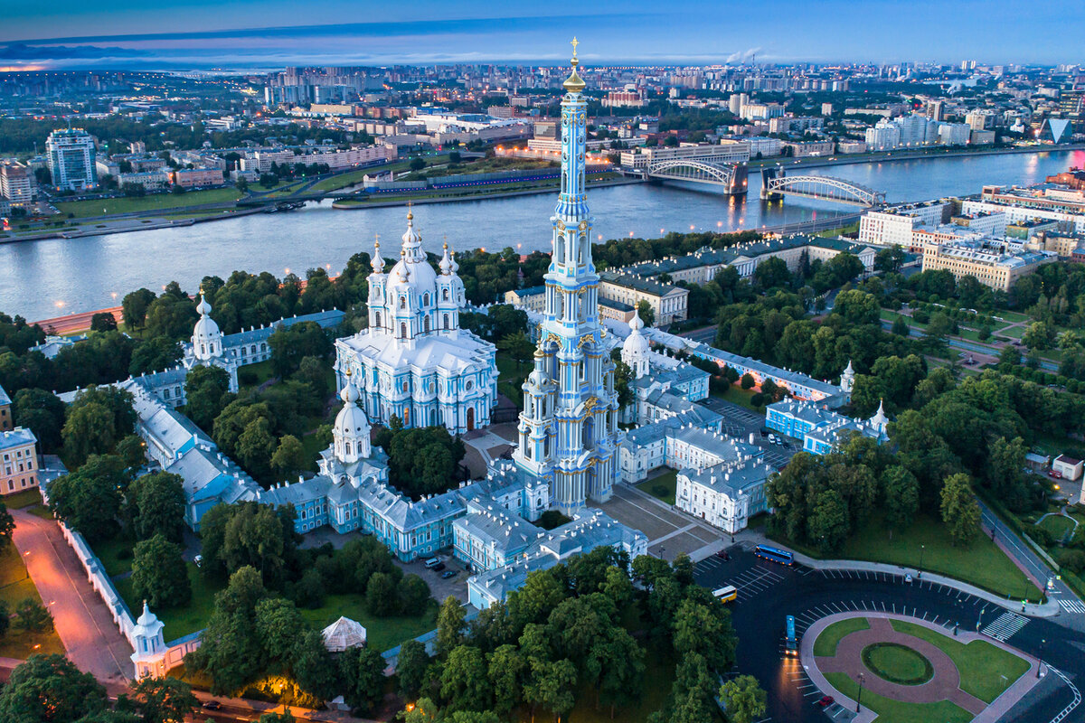 Ансамбль Смольного монастыря в Петербурге