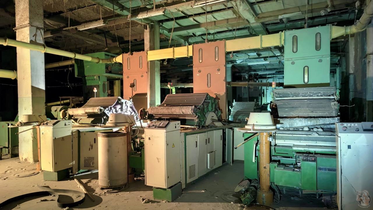Осталось от СССР: мы нашли огромную заброшенную ткацкую фабрику —