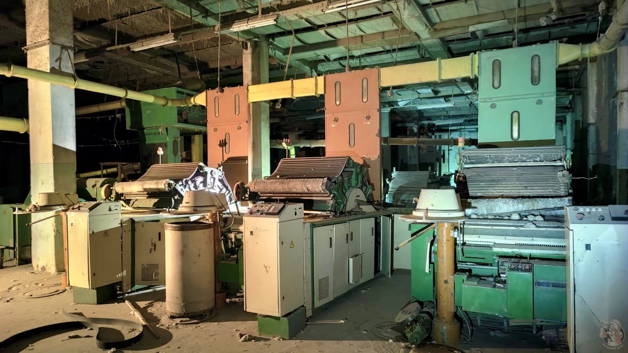 Осталось от СССР: мы нашли огромную заброшенную ткацкую фабрику — 