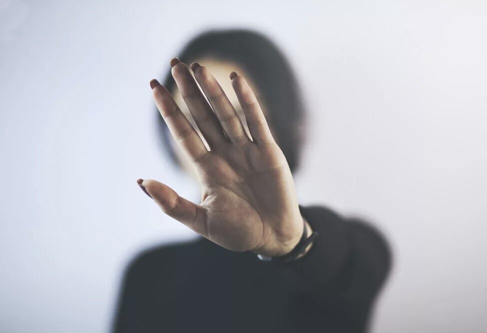 Живя чужими мыслями и словами, мы забываем и теряем самого себя. 