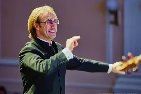 Фабио Мастранджело дирижер.