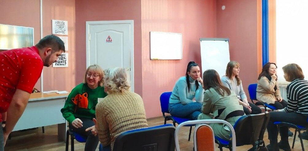 Обучение наставников.  24 ноября ещё 8 жителей Кирова стали сертифицированными наставниками —  смогут помогать ребятами из детских домов. 