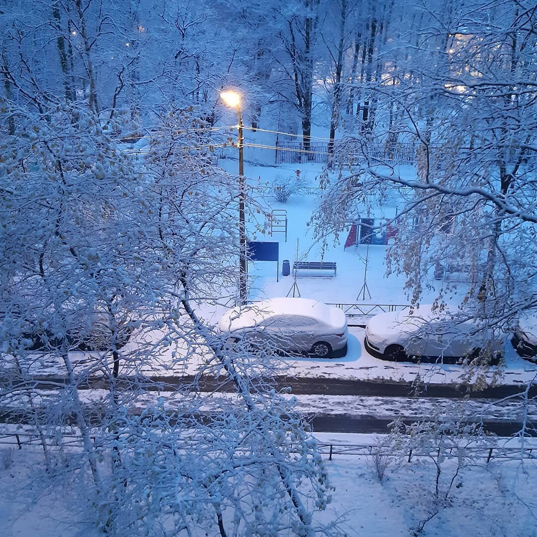 Утро зима город