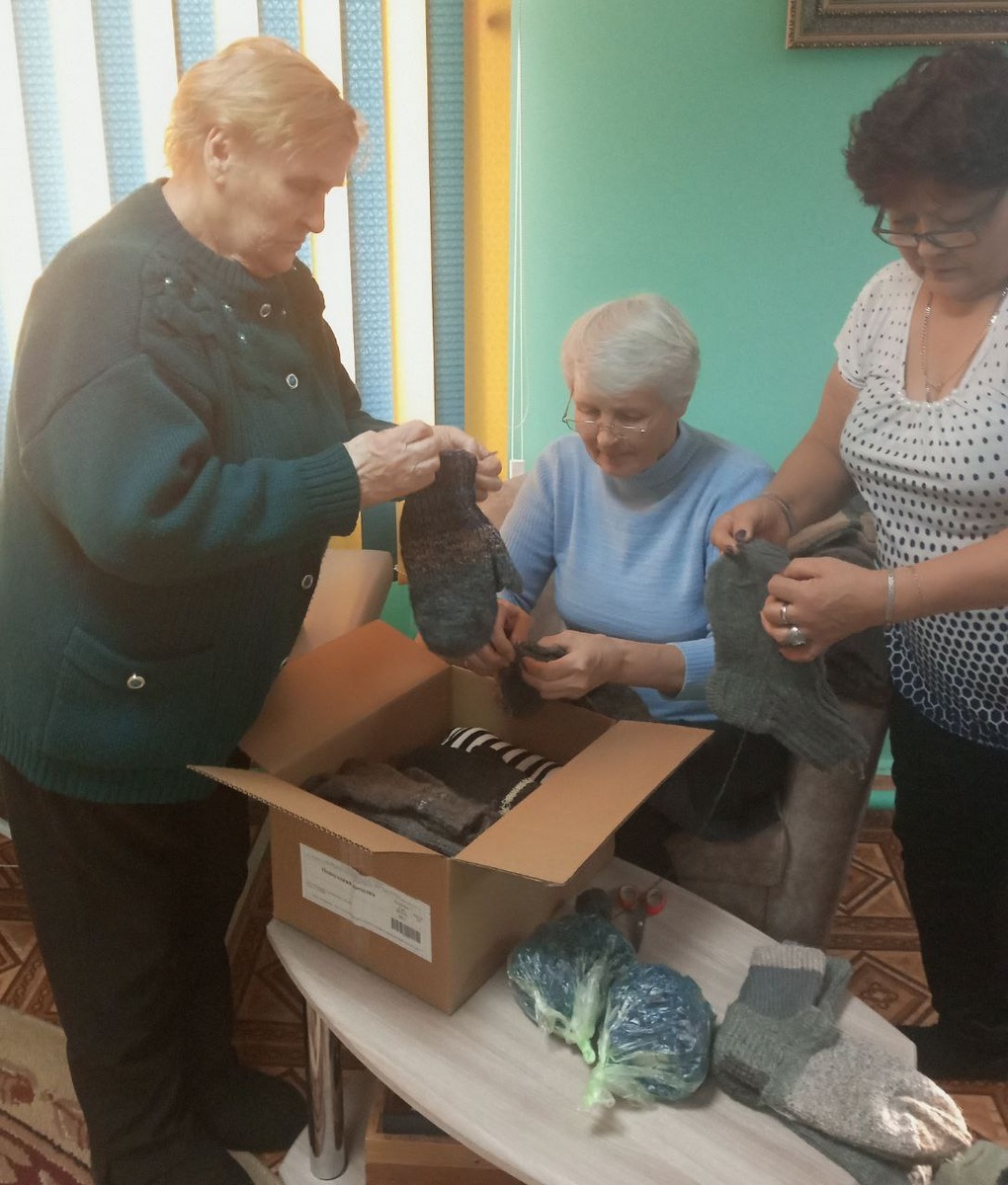    Пенсионеры Первомайского района участвуют в акции «Тепло для героя» Кристина Просвиркина