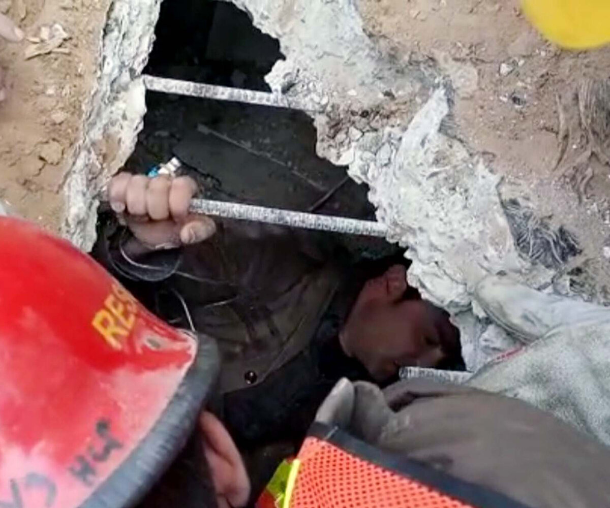     Число погибших в результате теракта в пакистанской мечети выросло до 90 человек