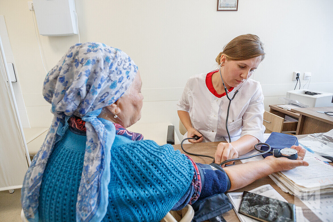 ​Повышенное давление и высокий холестерин можно контролировать, достаточно всего лишь соблюдать рекомендации врача, принимать терапию и регулярно контролировать свое состояние. Фото: © Владимир Васильев / «Татар-информ»