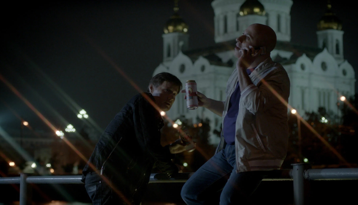 Кадр из сериала "Московские сумерки" (2012), режиссёр Алёна Званцова