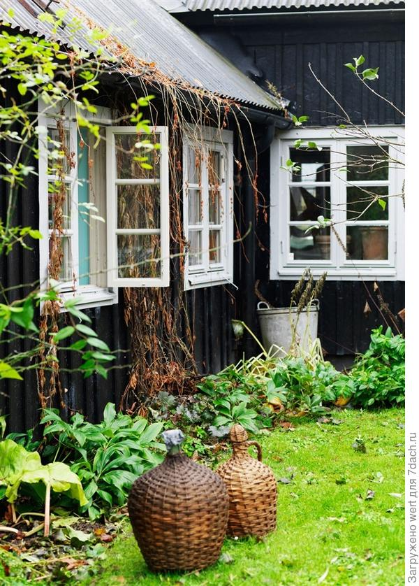 Домик доживал последние годы, как и хозяева.