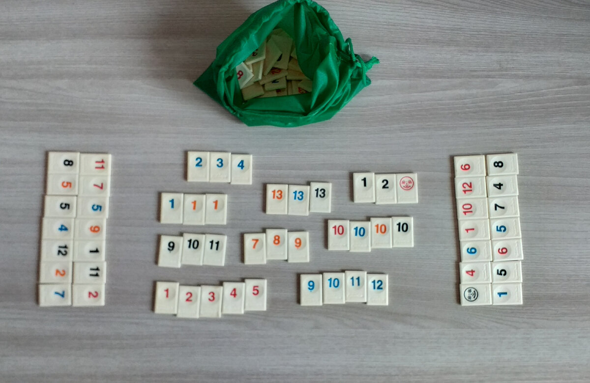 Настольная игра "Руммикуб": игровое поле во время игры