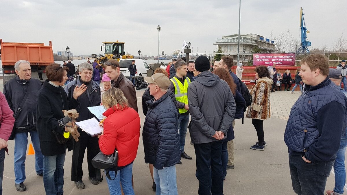 Сбор подписей на несостоявшемся митинге (Фото: Рустам Билялов)