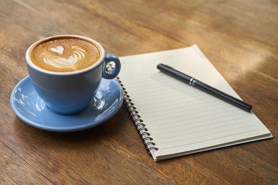 https://cdn.pixabay.com/photo/2017/05/12/08/29/coffee-2306471_960_720.jpg