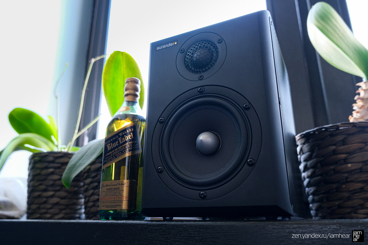 первые колонки в мире