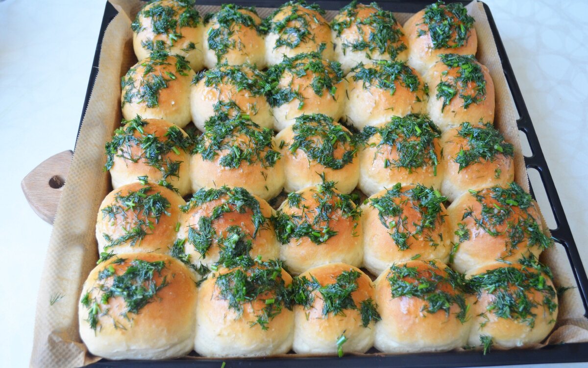 Из этого количества теста получается 25 пампушек+1 буханка хлеба