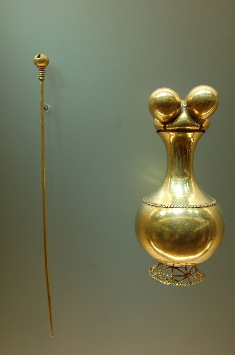 Попоро, исполненное эротических аллюзий