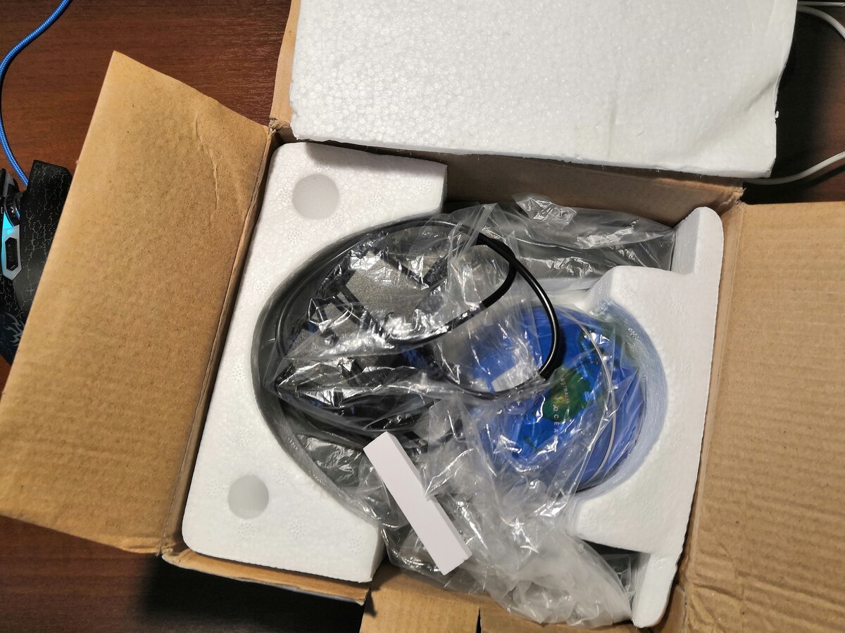 Всё упаковано в пенопласт 