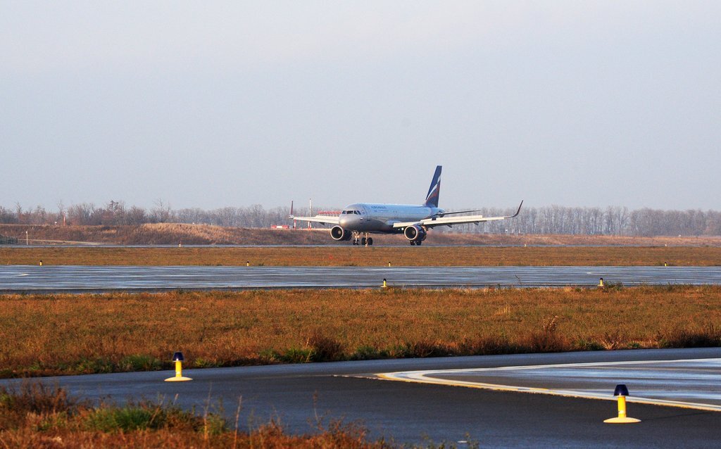 автобусом к морю. дорога на автомобиле на юг. пляж палолем. карта юга россии с городами воронеж. дорога на юг фото.
