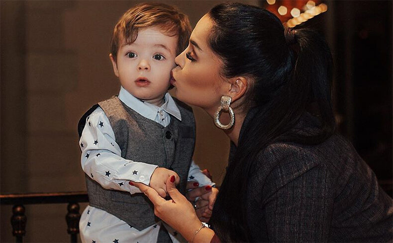 Юлия Салибекова с младшим сыном Тиграном
​Фото: «Инстаграм»